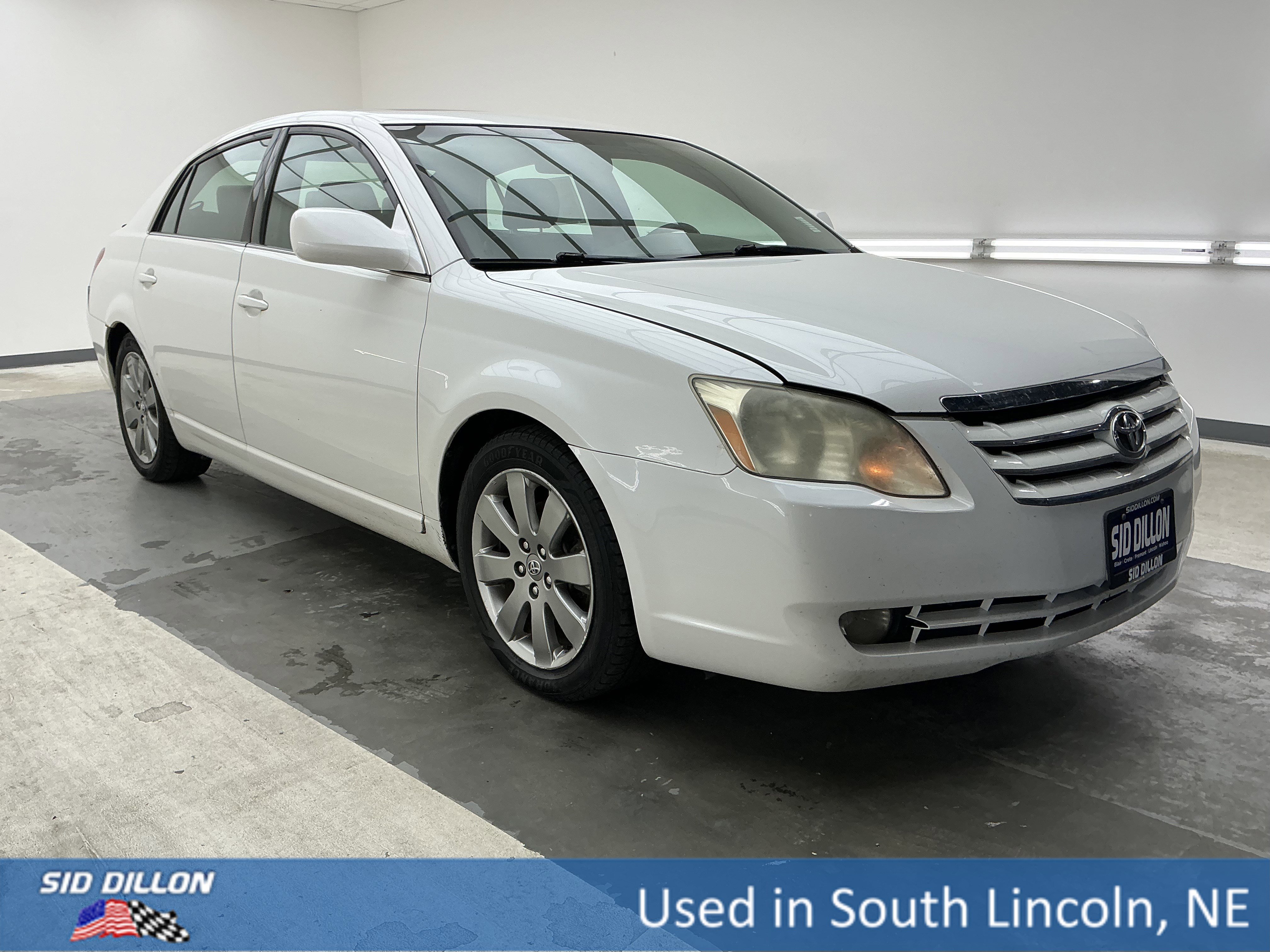 Used 2005 Blizzard Pearl Toyota XLS image 3