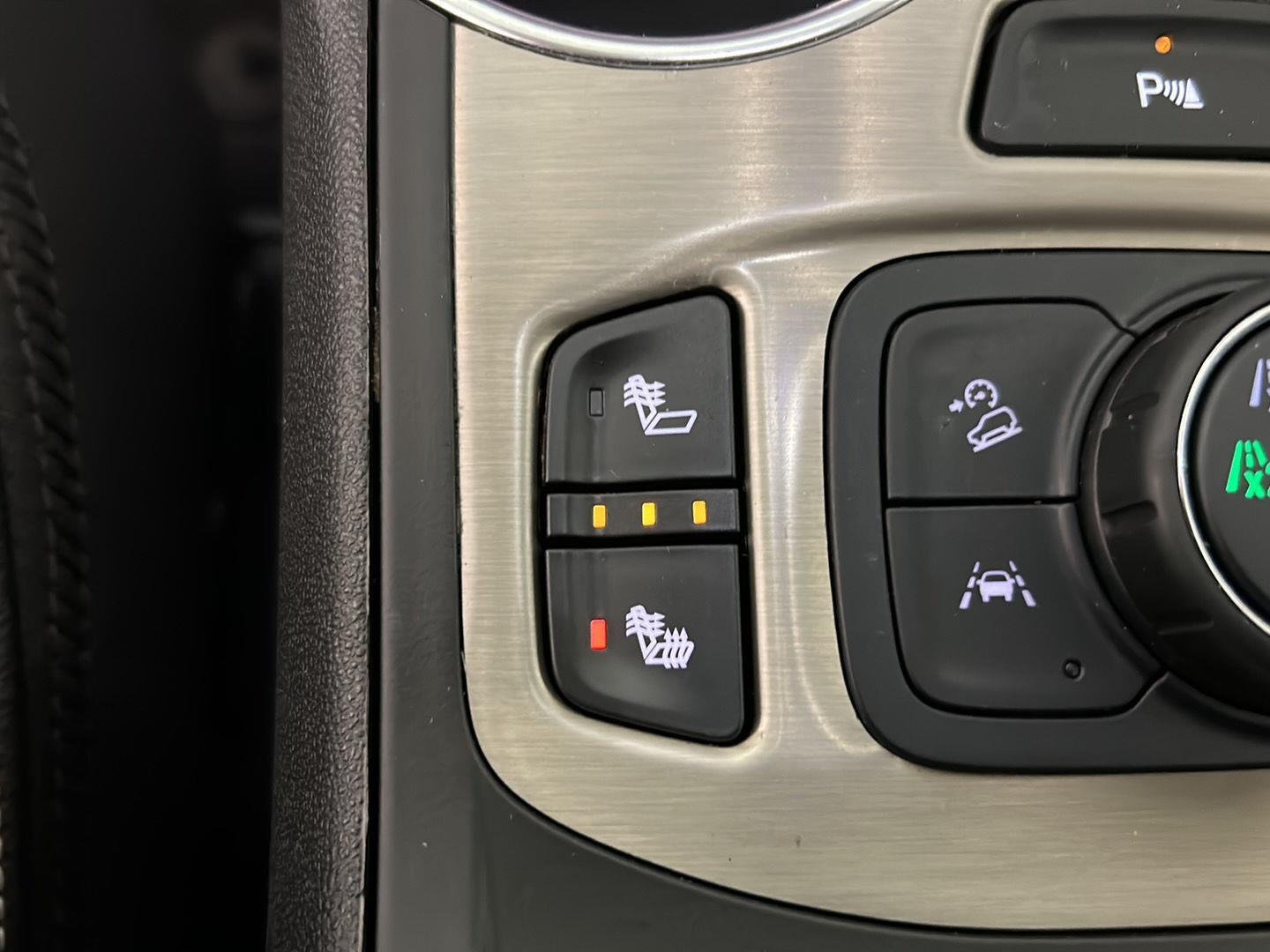 Used 2022 Marine Metallic GMC Denali image 29