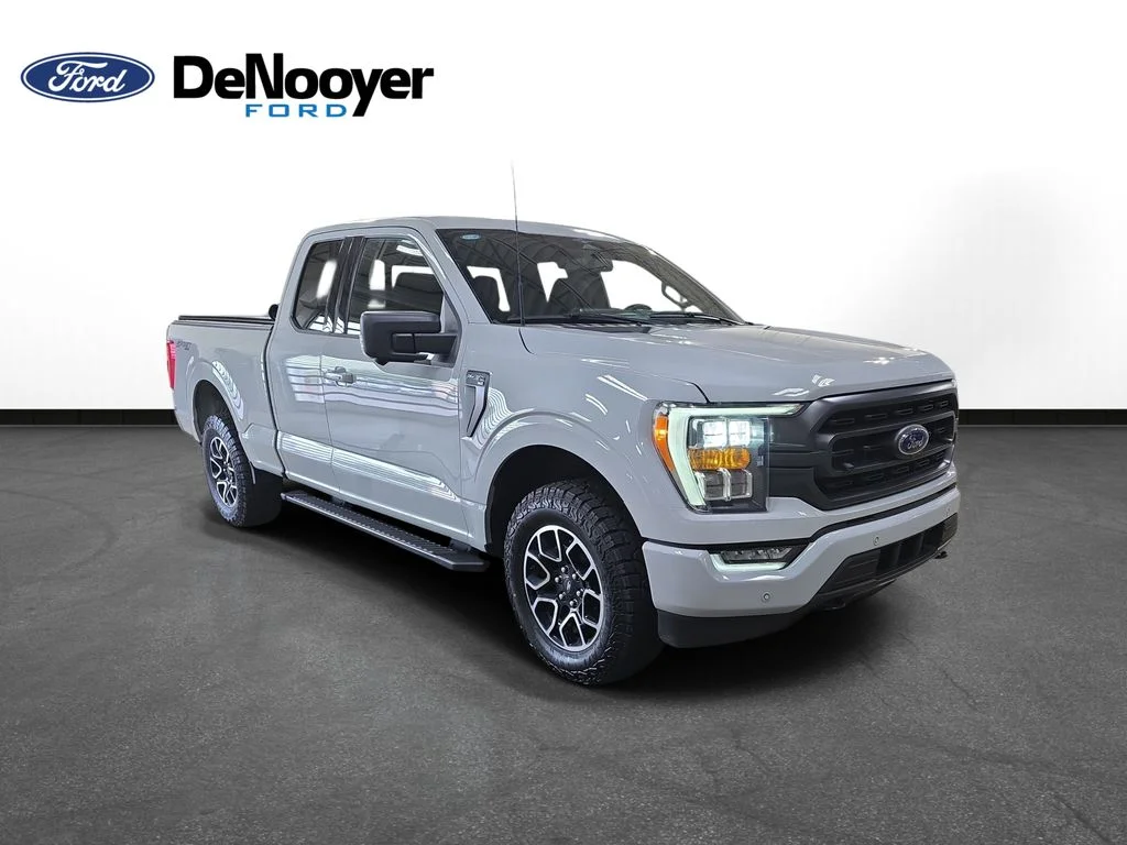 Used 2023 Avalanche Ford XLT image 4