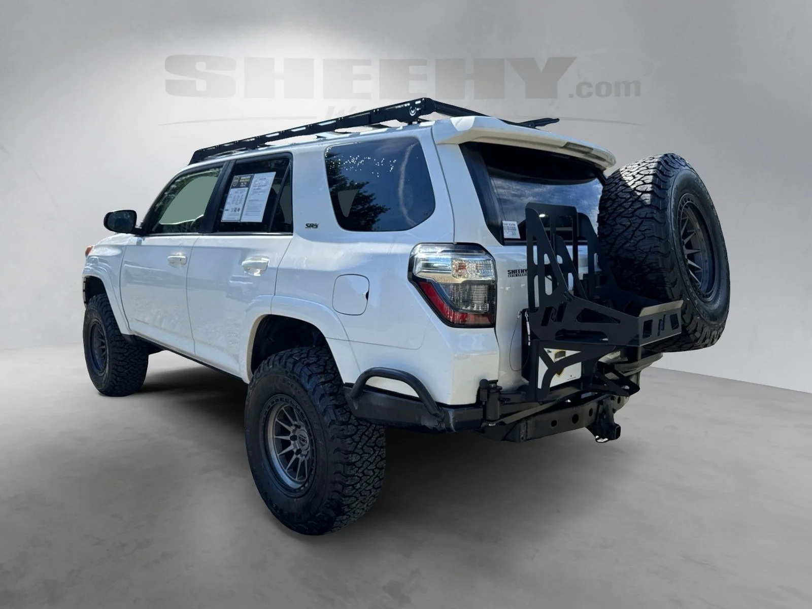 Used 2018 Super White Toyota SR5 image 14