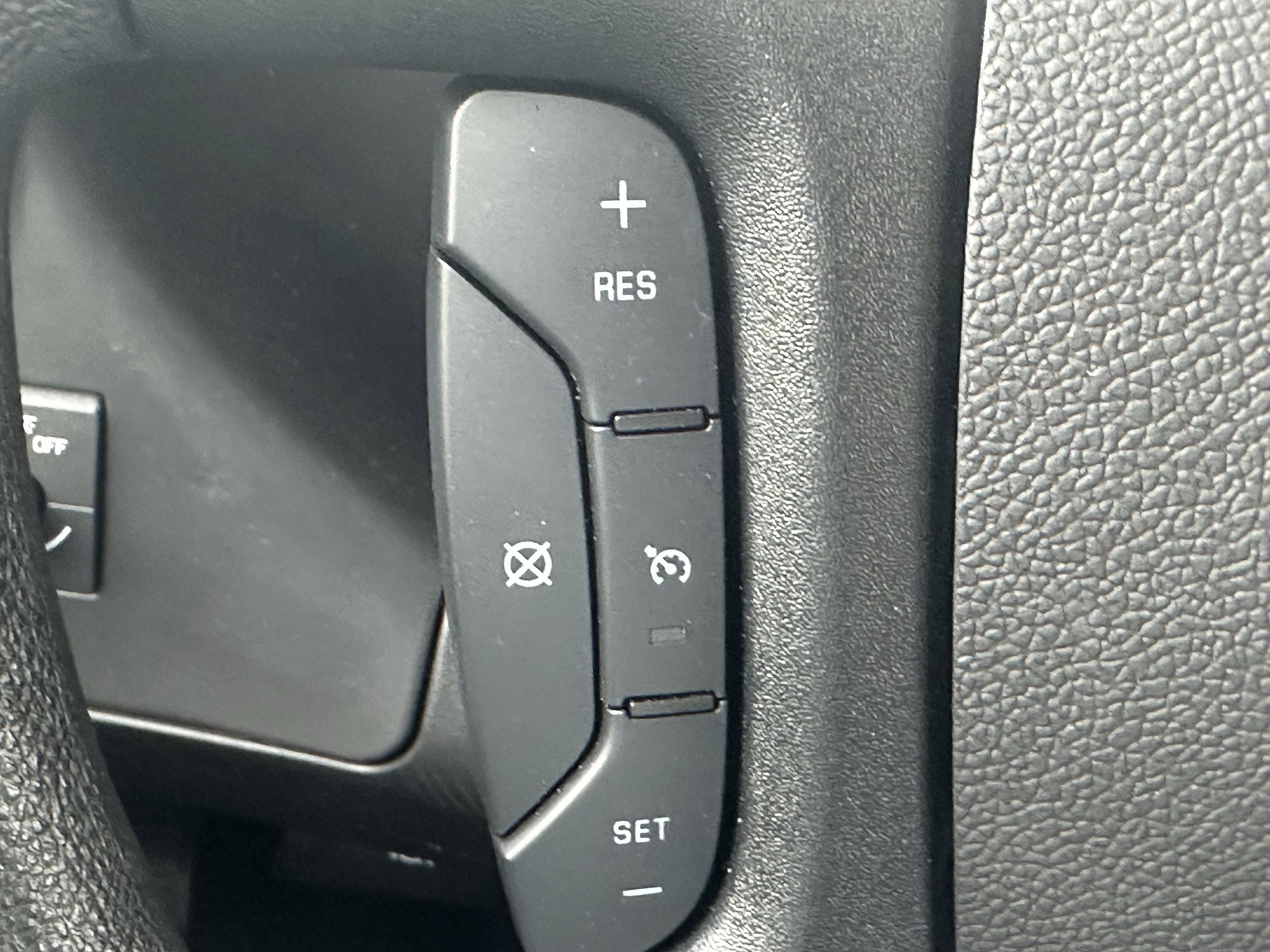 Used 2025 Summit White Chevrolet LT image 22
