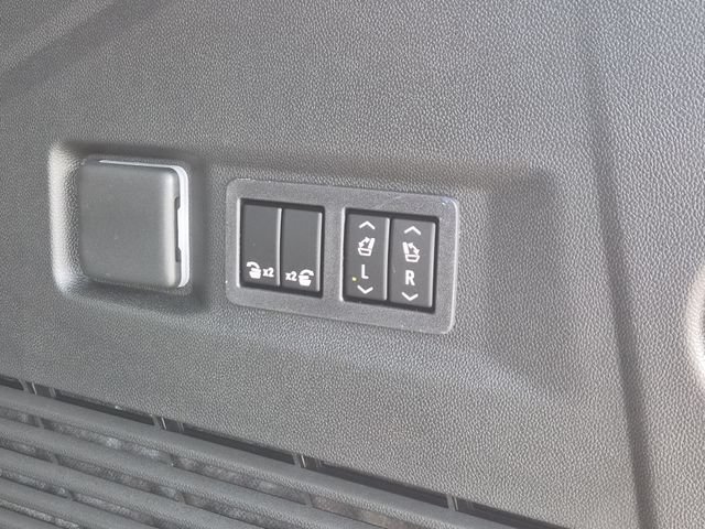2026 Chevrolet Tahoe Premier - Photo 31