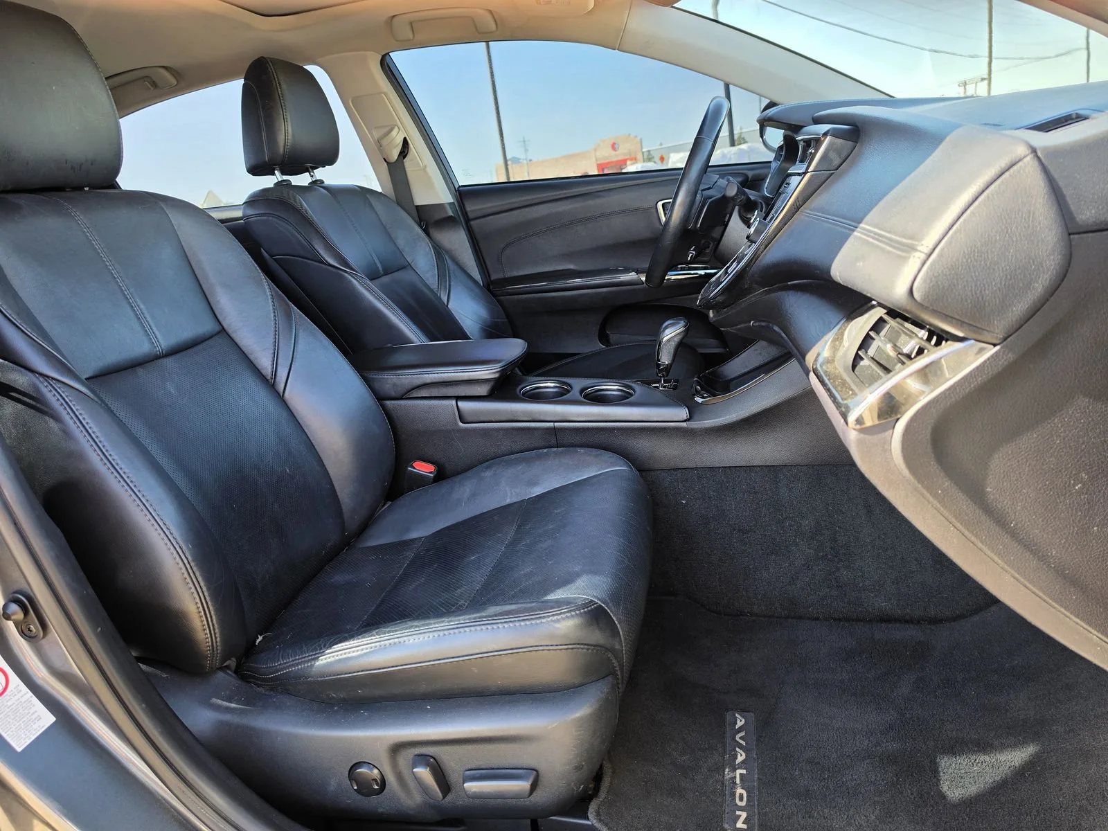 2017 Toyota Avalon Limited - Photo 26