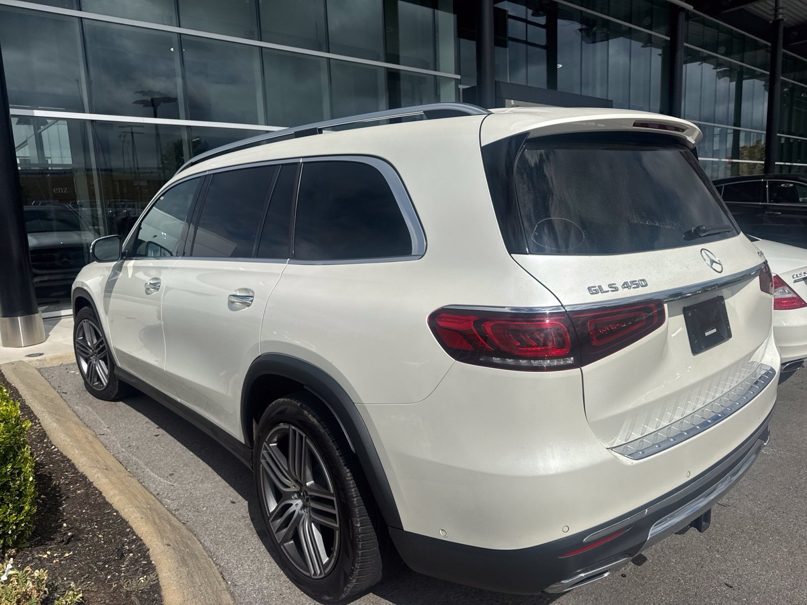 Certified Used 2023 MANUFAKTUR Diamond White Metallic Mercedes-Benz GLS 450 image 11