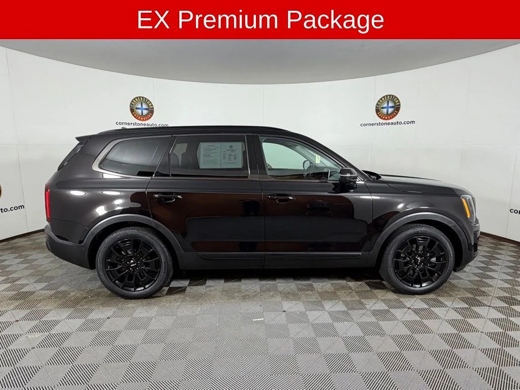 Used 2022 Black Kia EX image 20