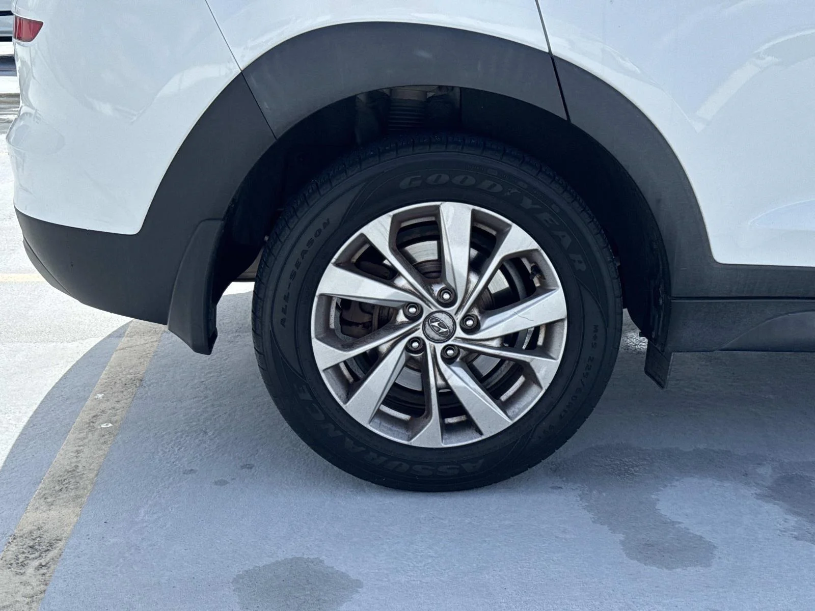 Used 2019 White Pearl Hyundai Value image 7