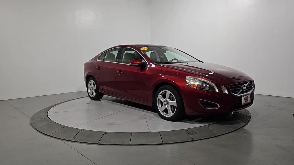 Used 2013 Red Volvo  image 7