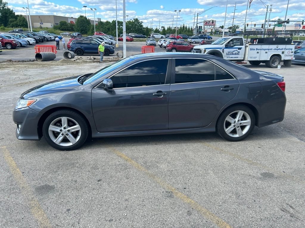 Used 2014 Magnetic Gray Metallic Toyota SE image 5