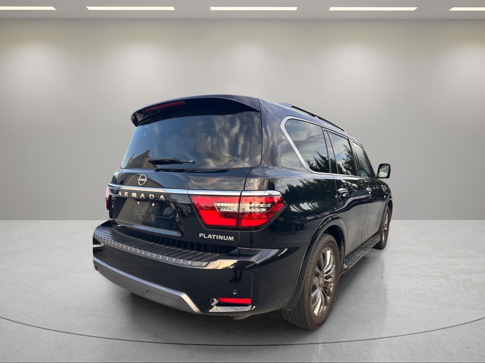 Used 2021 Super Black Nissan Platinum image 13