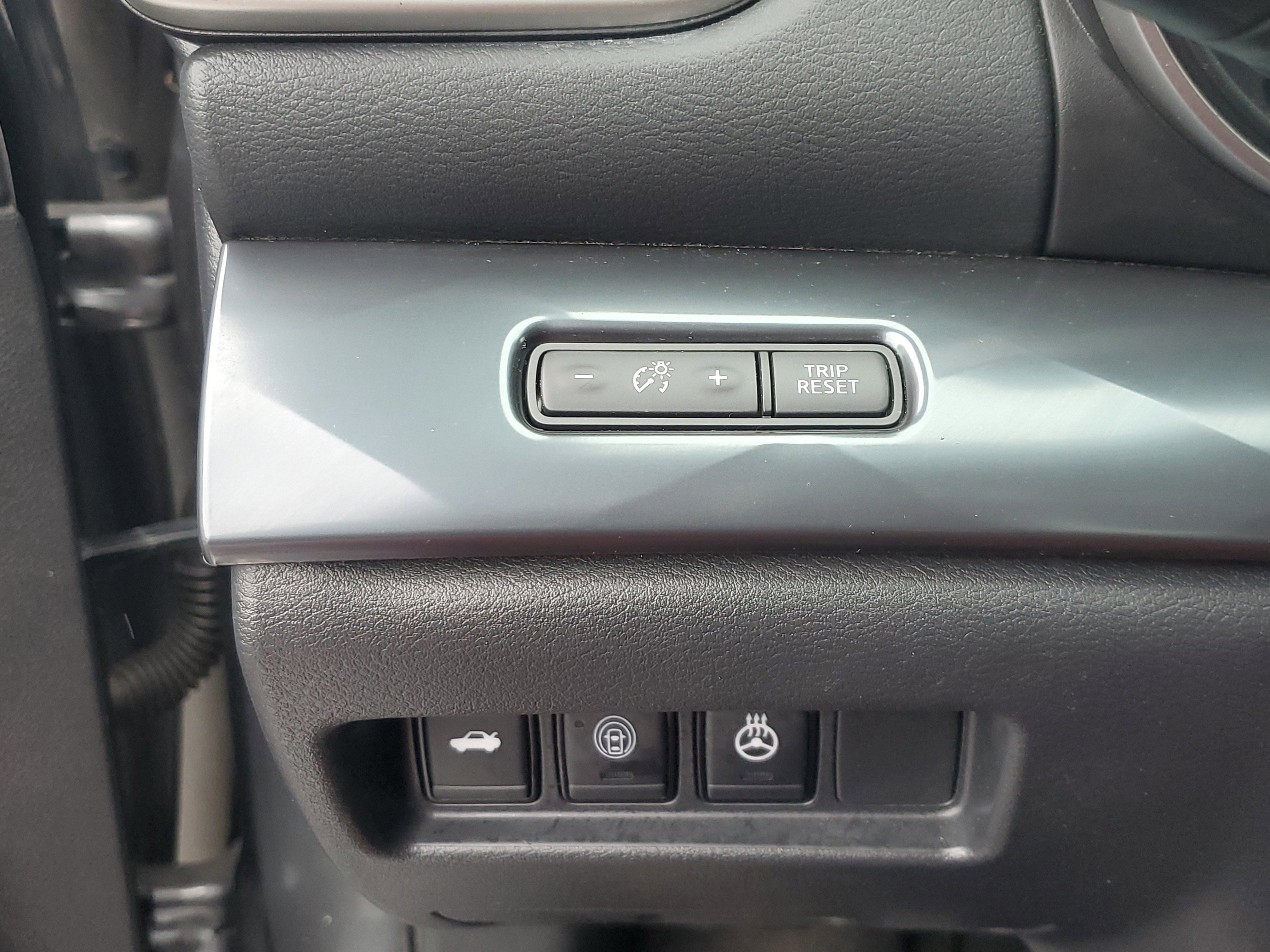 Used 2023 Gun Metallic Nissan SR image 27
