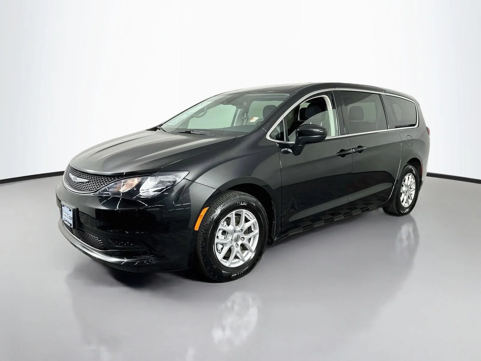 Used 2023 Black Chrysler LX image 4