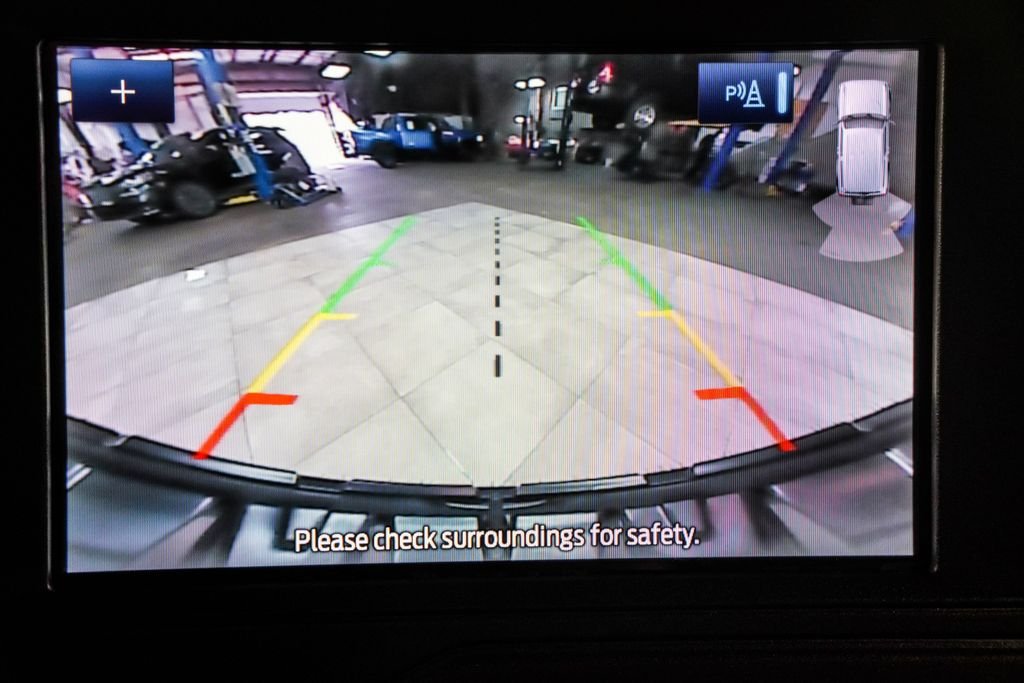 Used 2022 Gray Ford Wildtrak image 35