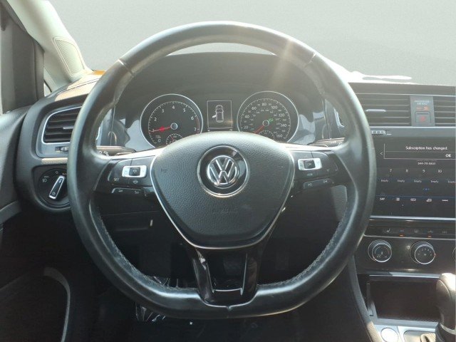 Used 2019  Volkswagen SE image 14