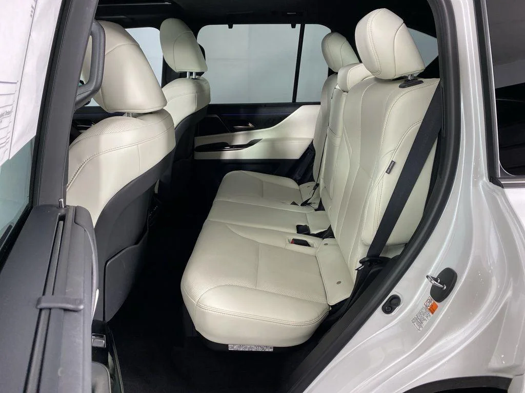 Used 2025 Eminent White Pearl Lexus LX 700h Luxury image 84