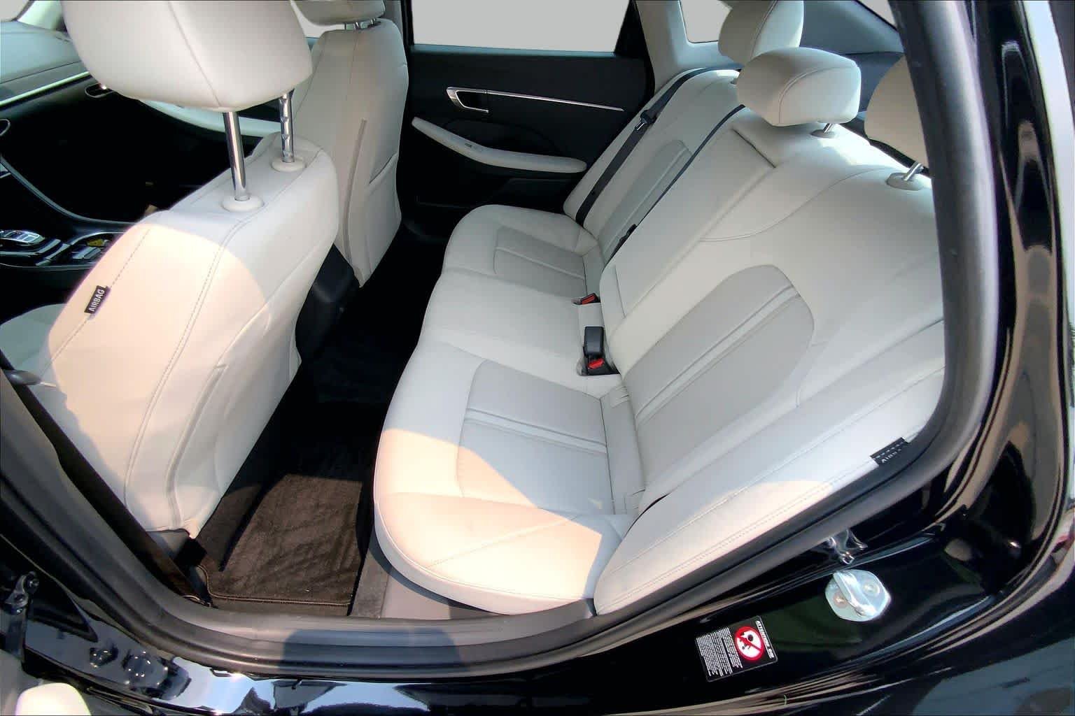 Used 2022 Phantom Black Hyundai SEL image 20