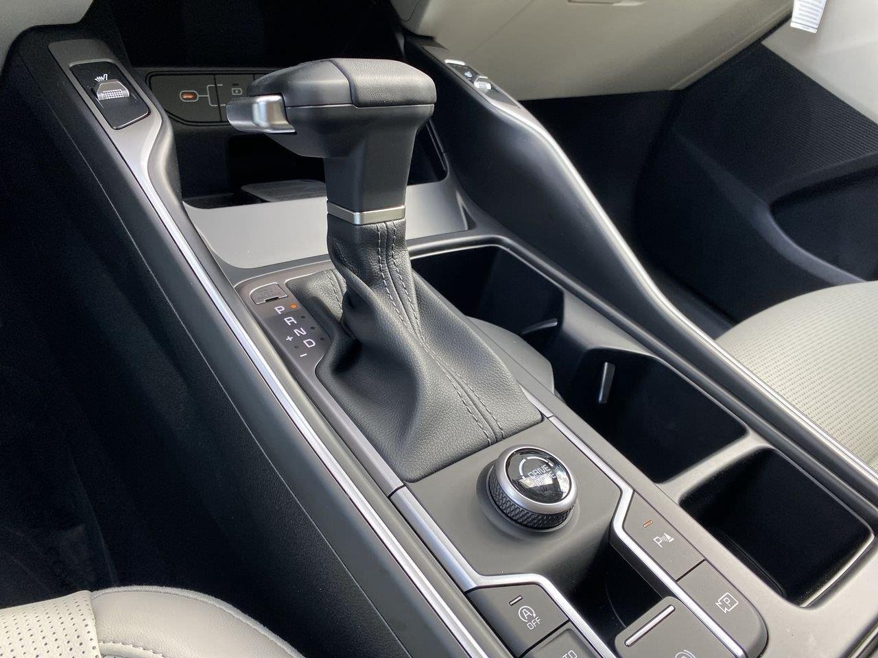 New 2026 Wolf Gray Kia S image 40