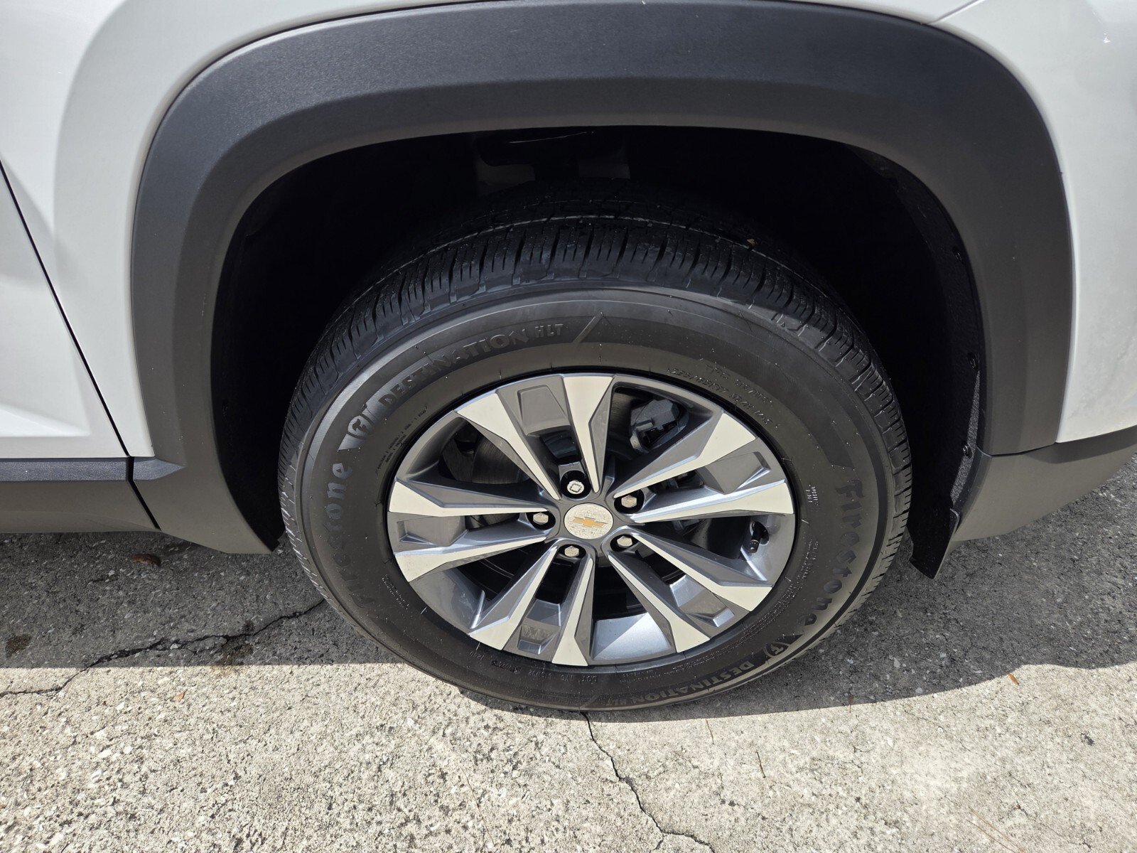 2027 Chevrolet Equinox LT - Photo 10