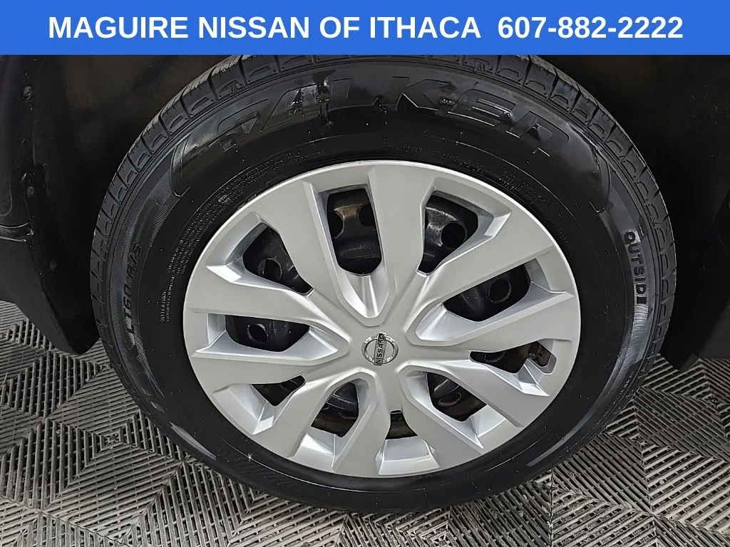 Used 2018 Gray Nissan S image 13