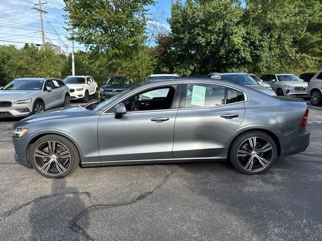 Used 2021 Gray Volvo T5 Inscription image 3