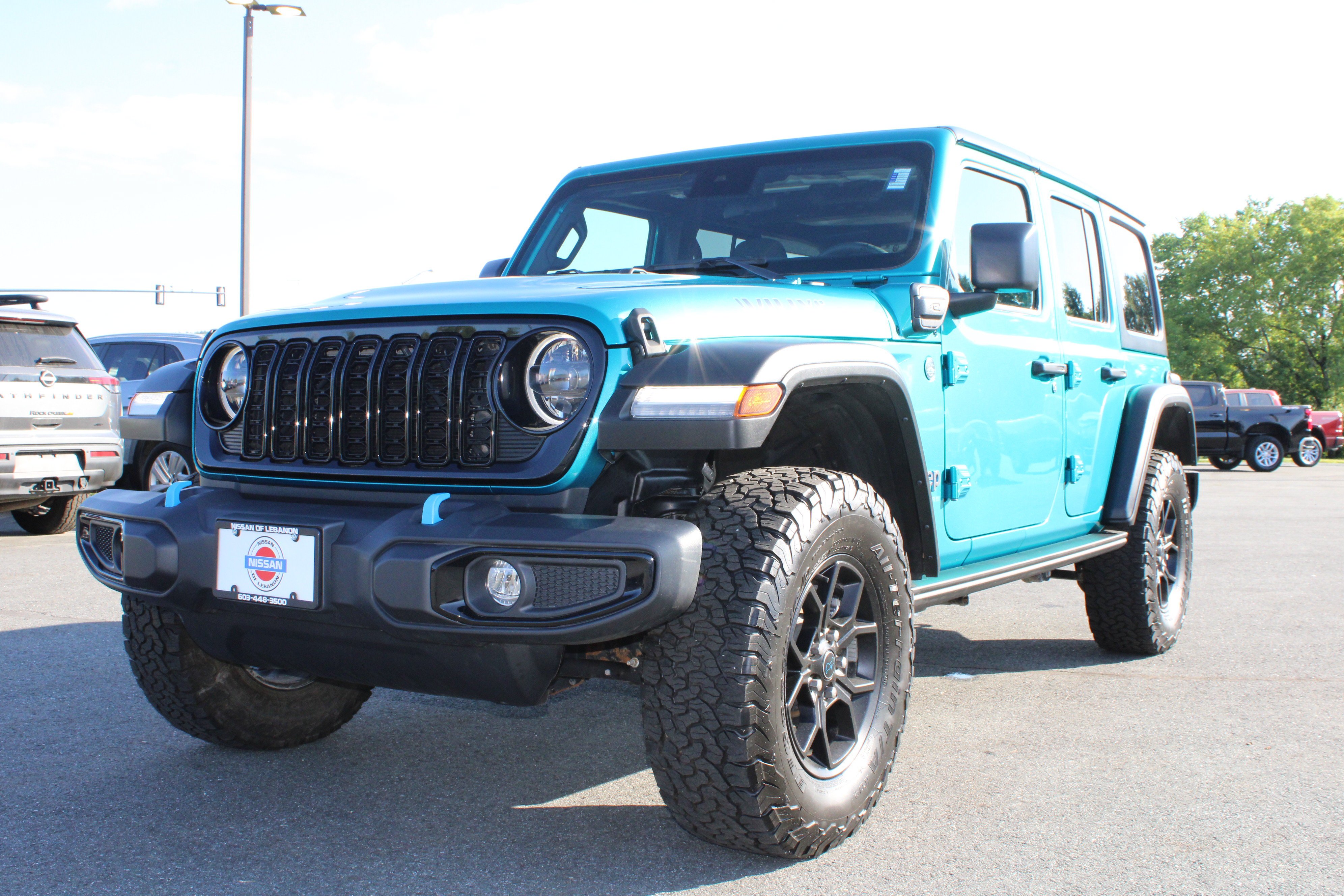 Used 2024 Bikini Pearl Coat Jeep Willys image 1