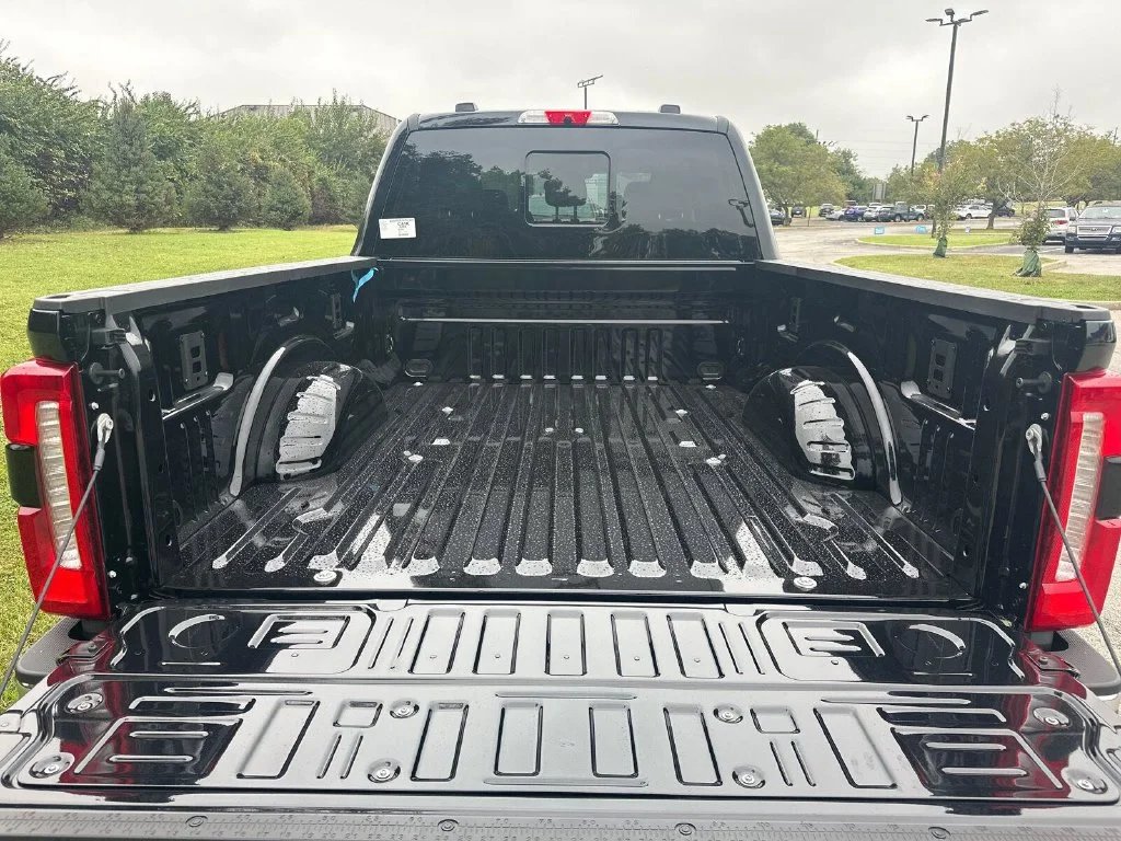 New 2027 Black Ford XLT image 11