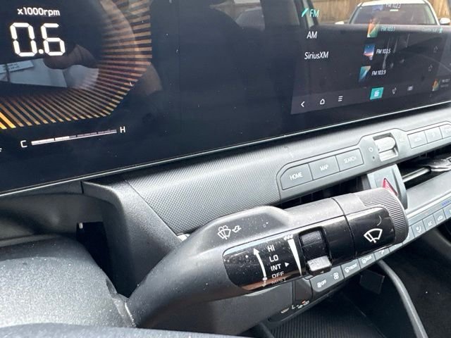 Certified Used 2025 Snow White Pearl Kia LXS image 19