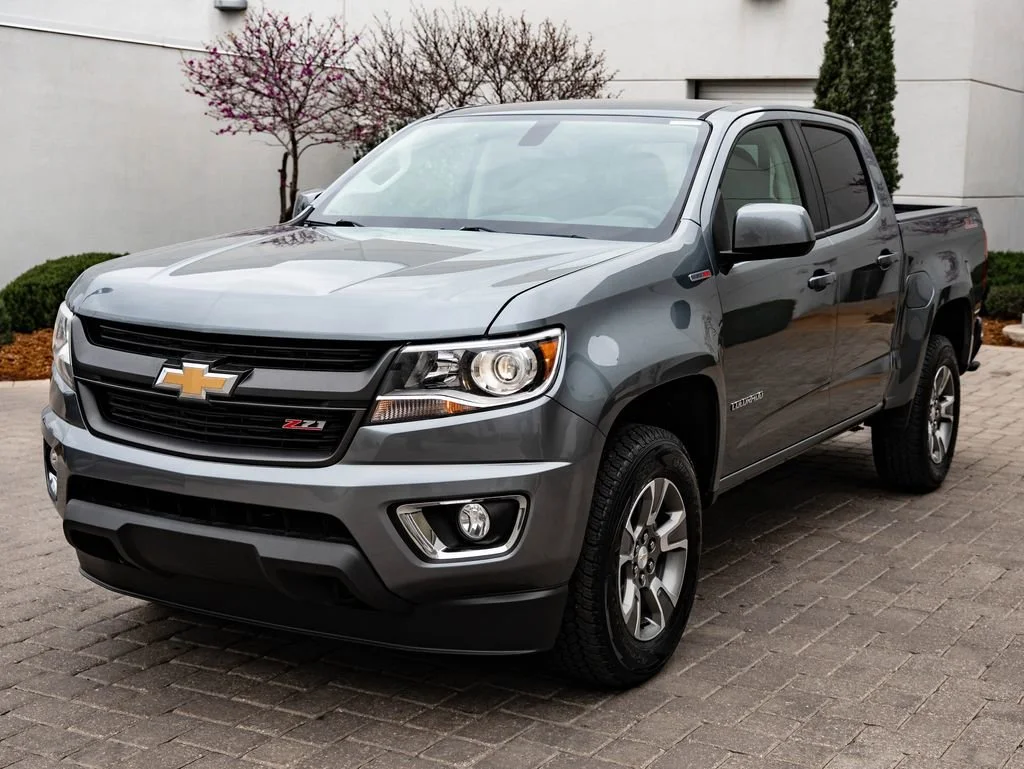 Used 2019 Satin Steel Metallic Chevrolet Z71 image 1