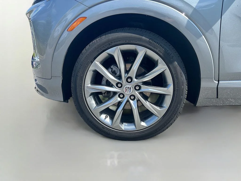 Used 2025 Gray Metallic Buick Avenir image 13