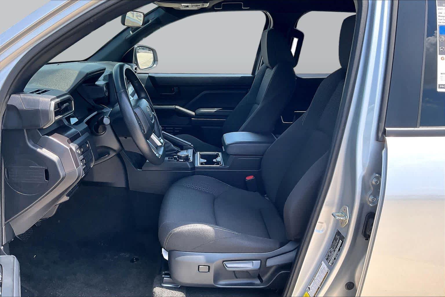 2025 Toyota 4Runner SR5 - Photo 8