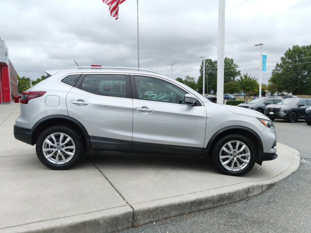 Used 2020 Silver Nissan SV image 2