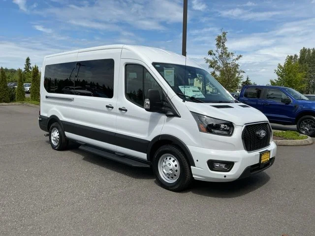 New 2026 Oxford White Ford XLT image 3