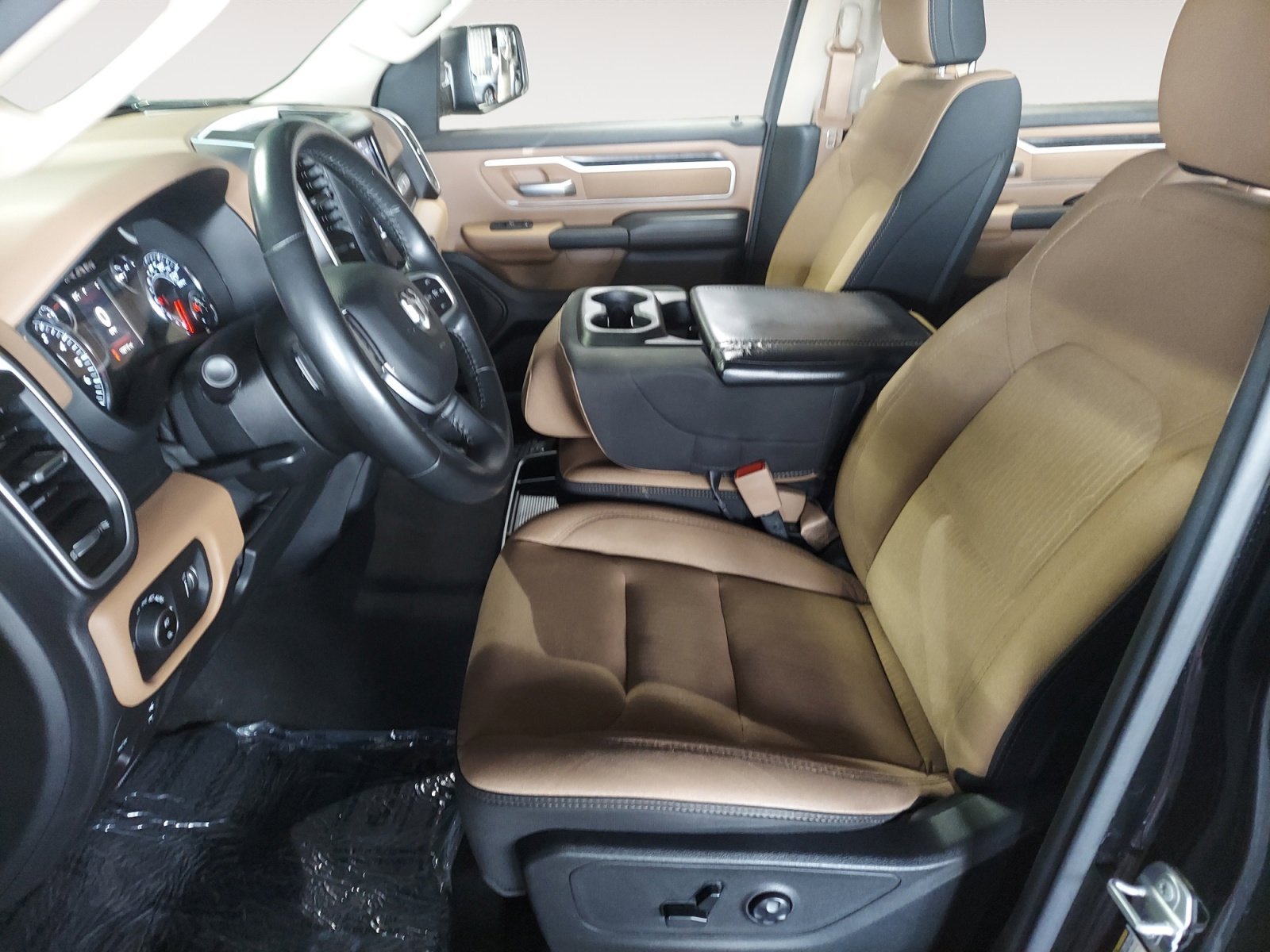 Used 2020 Diamond Black Crystal Pearlcoat Ram Lone Star image 23