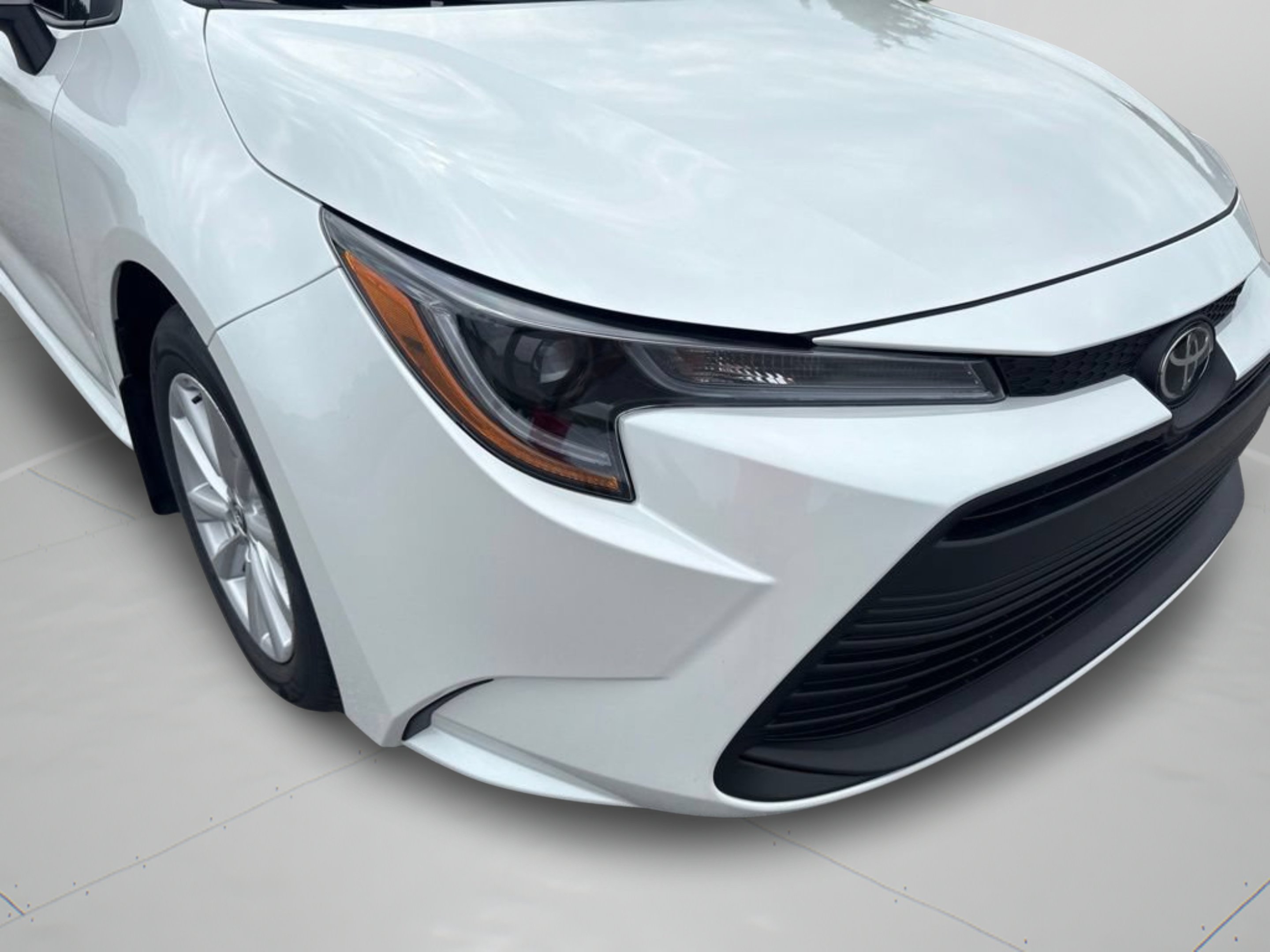 New 2026 Wind Chill Pearl Toyota LE image 29