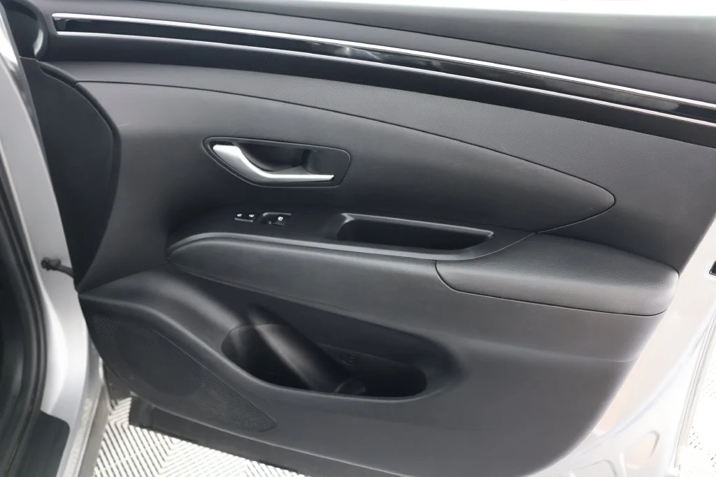 Used 2024 Silver Hyundai SEL image 27
