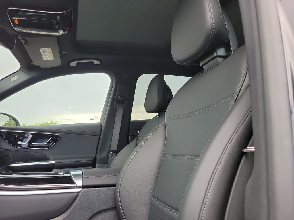 New 2027 Black Mercedes-Benz GLC 300 image 21