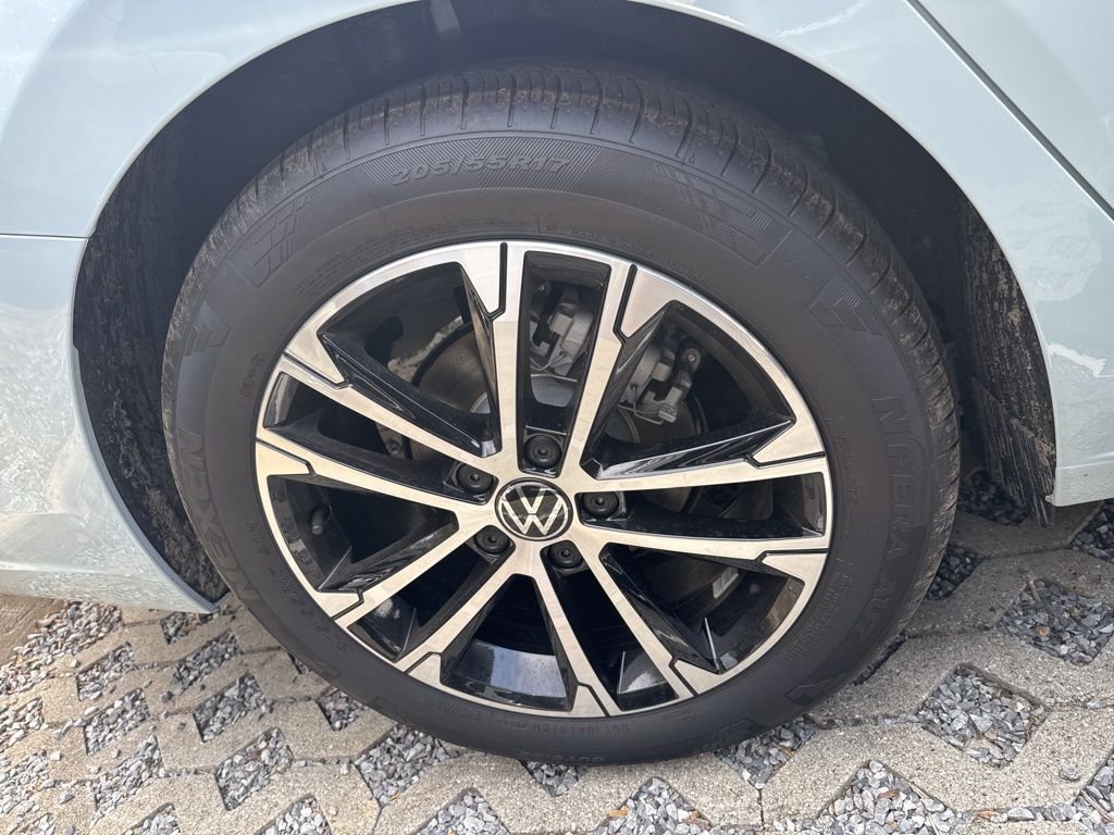 2025 Volkswagen Jetta Sport - Photo 12