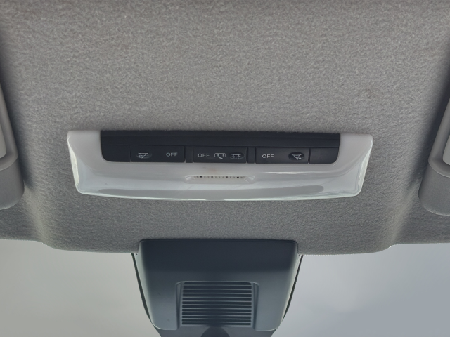 Used 2023 Gray Nissan SV image 40