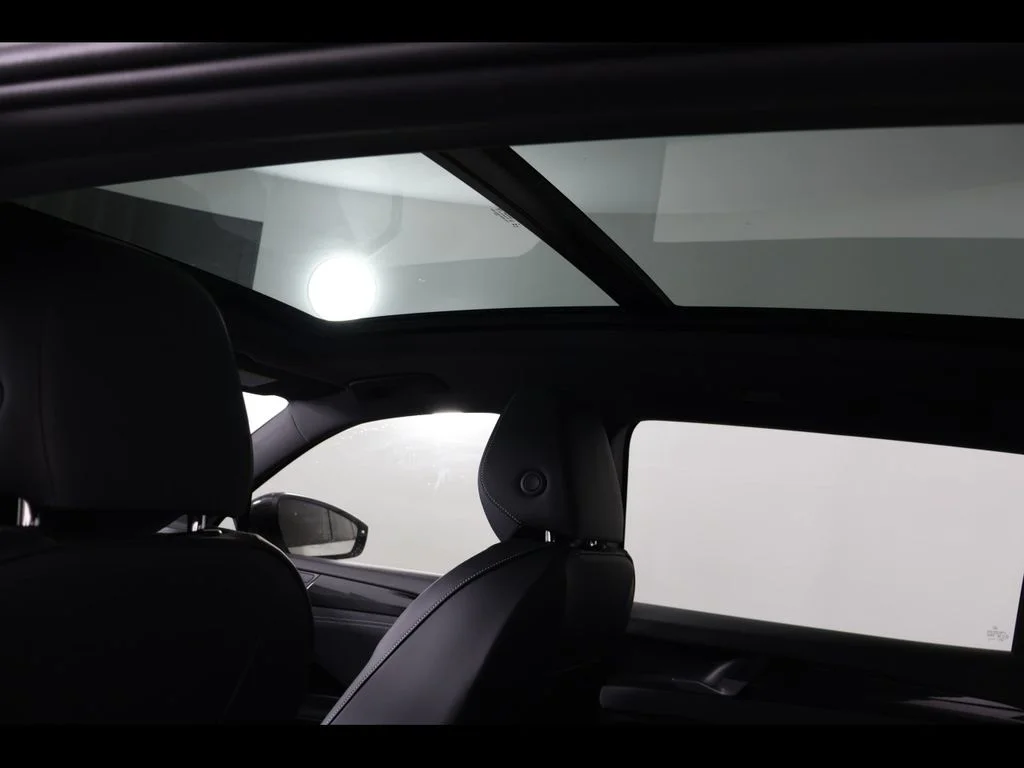 New 2026 White/off-white Volkswagen SE R-Line Black image 9