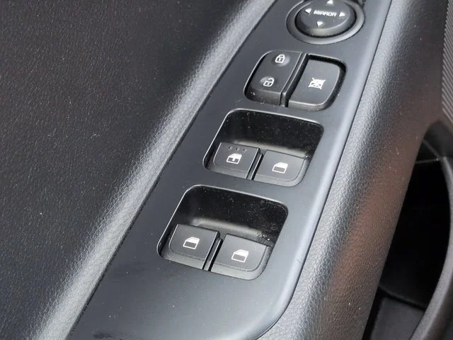 Used 2019 Blue Kia S image 21
