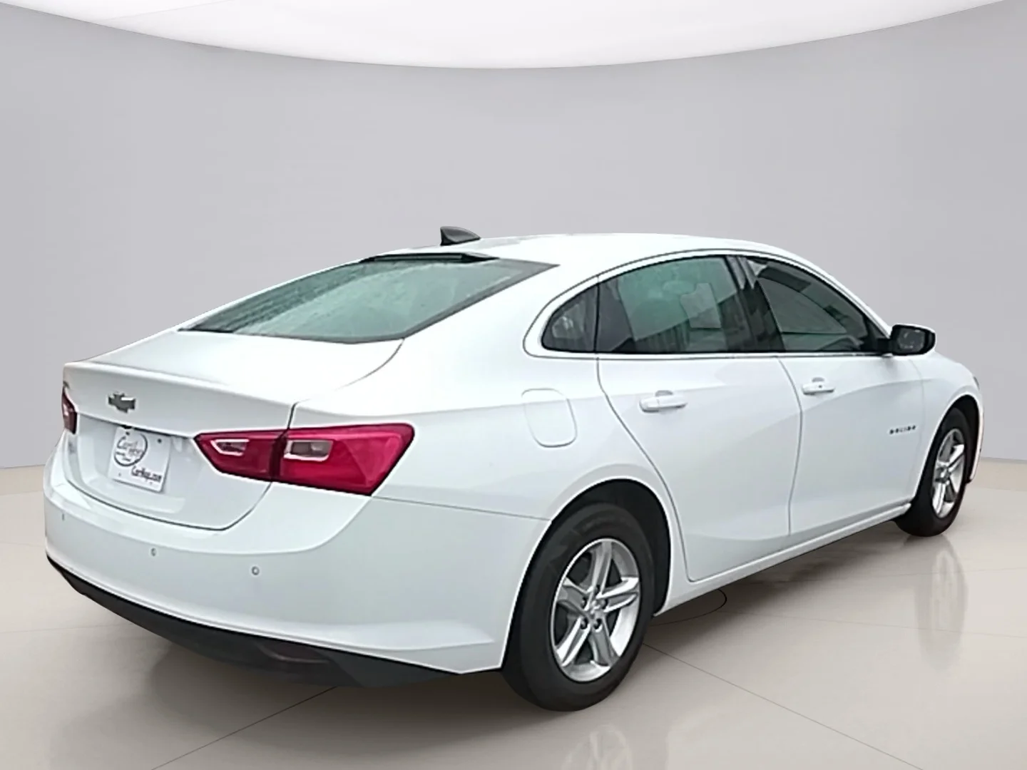 Used 2021 White Chevrolet LT image 5