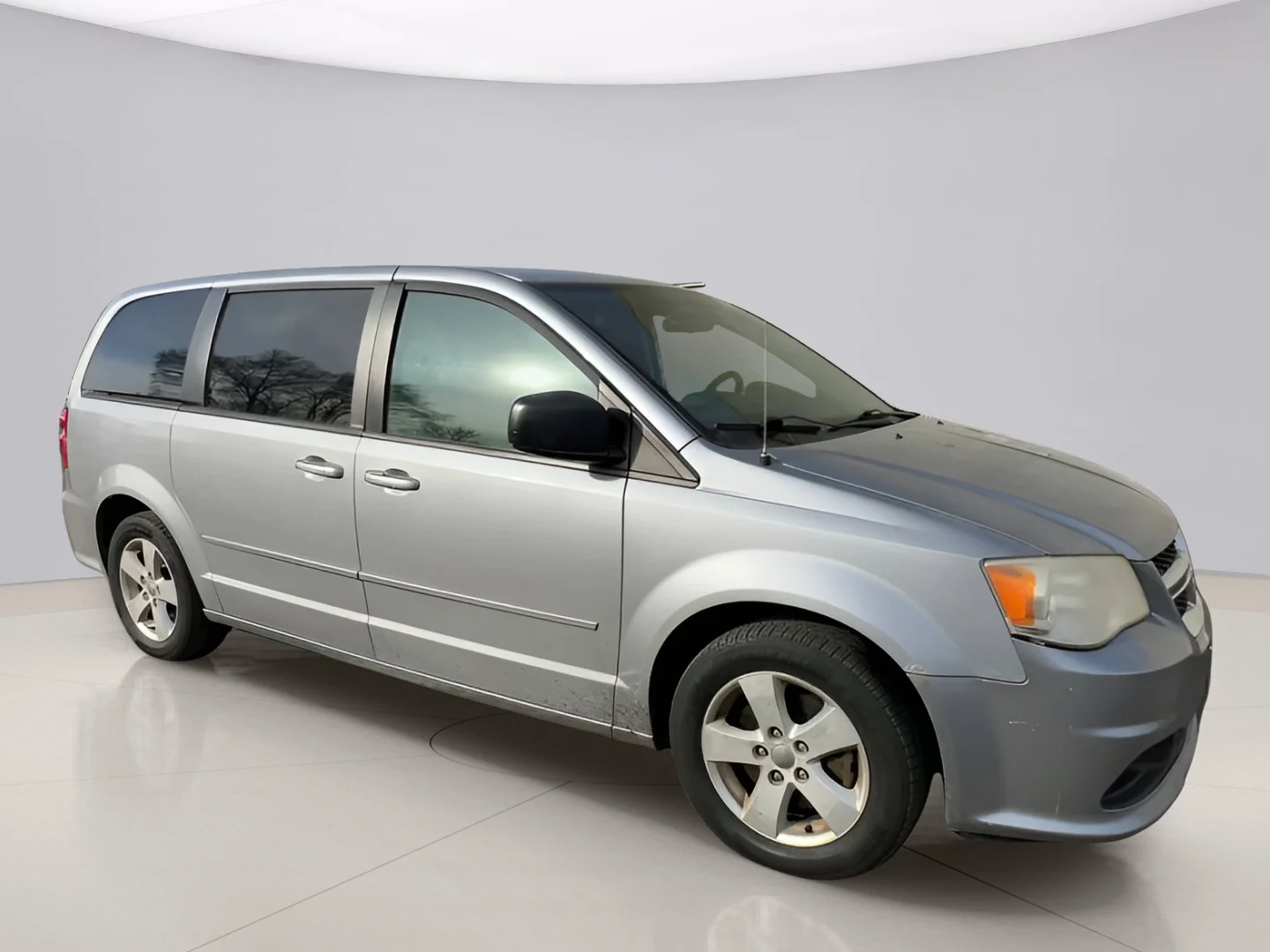 Used 2013 Gray Dodge SE Minivan 4D image 2