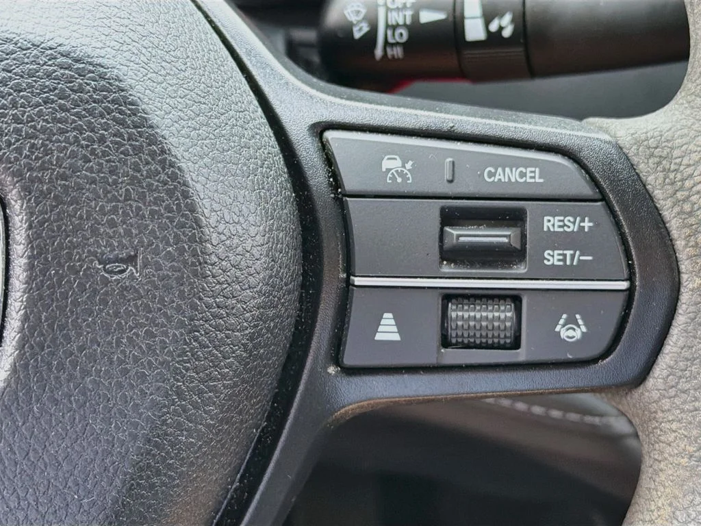 Used 2023  Honda EX image 18