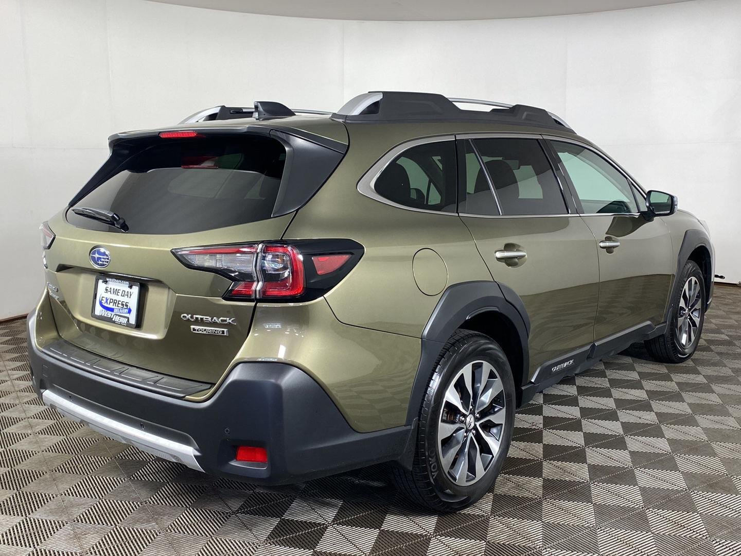 Used 2024 Autumn Green Metallic Subaru Touring image 5