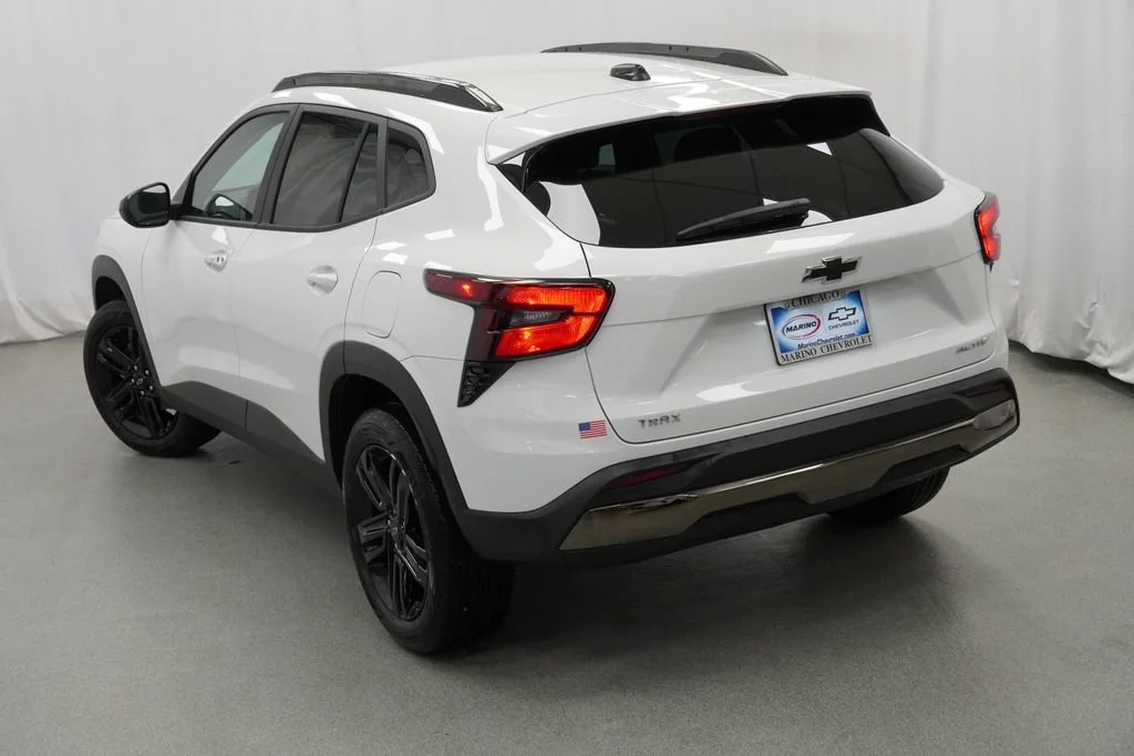 New 2026 Summit White Chevrolet ACTIV image 35