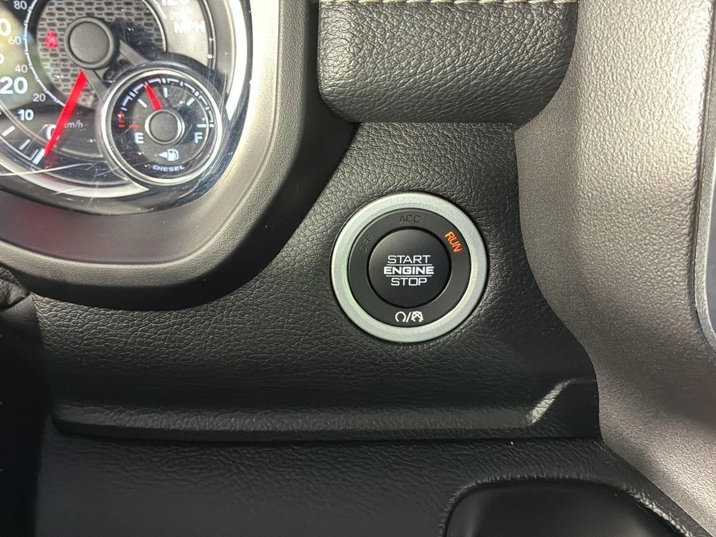 Used 2020 Patriot Blue Pearlcoat Ram Laramie image 33