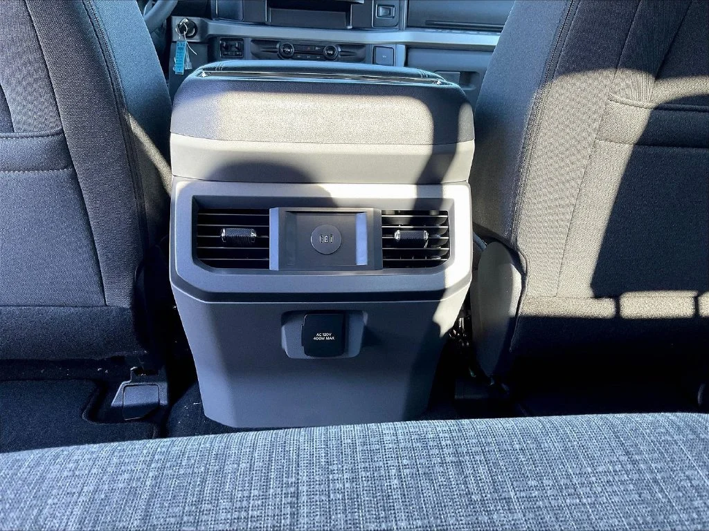 New 2027 Iconic Silver Metallic Ford F-250® XLT image 19