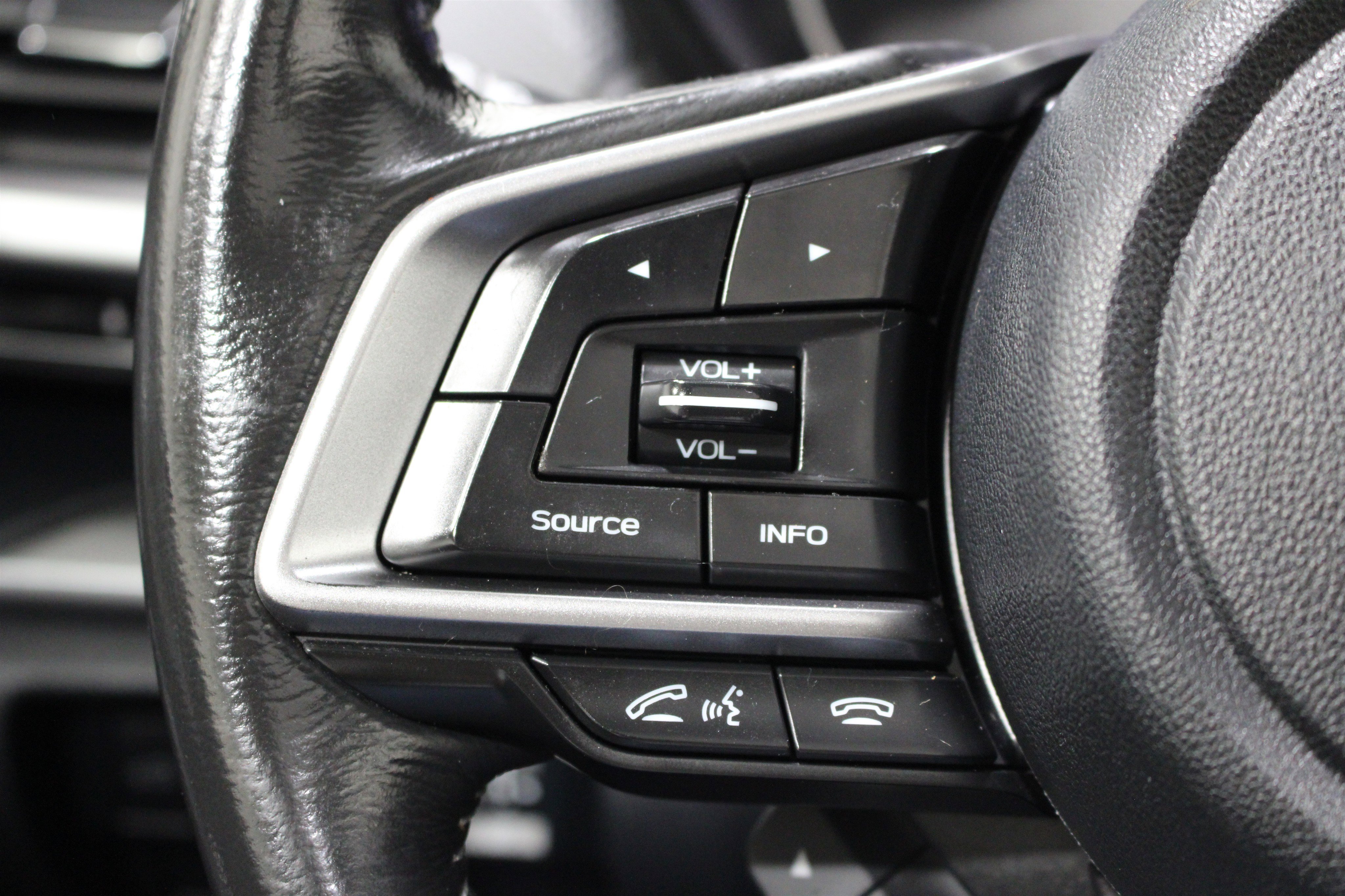 Used 2020 Ice Silver Metallic Subaru Premium image 11
