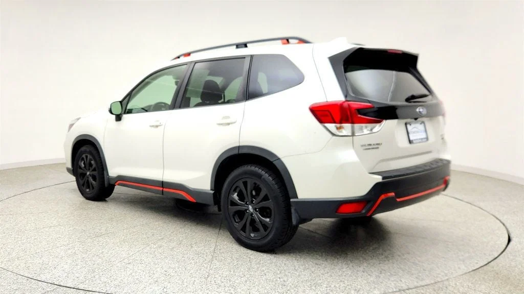 Used 2019 Crystal White Pearl Subaru 2.5i Sport w/ Multimedia Plus Audio & Blind Spot Detection image 7