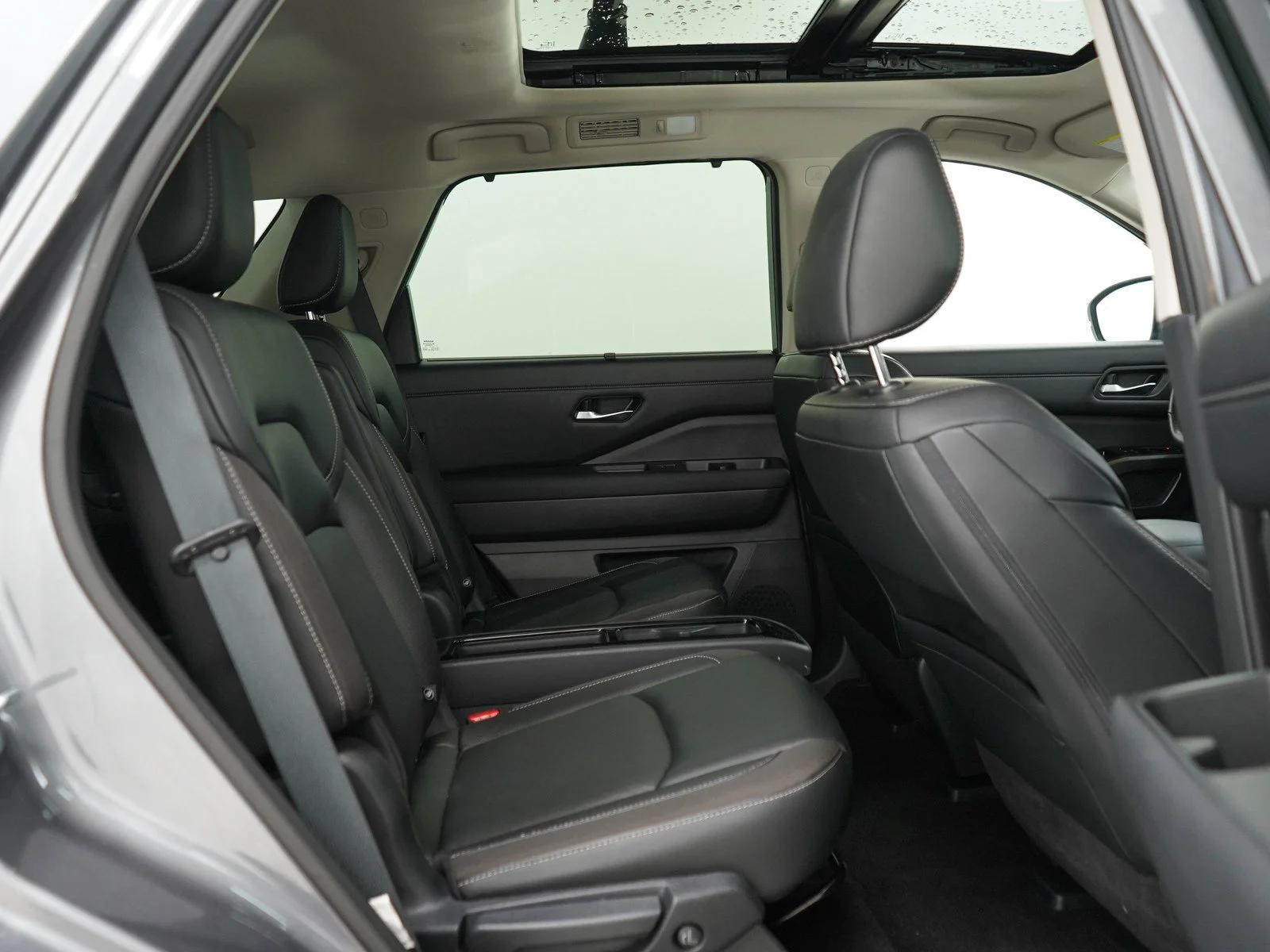 Used 2023 Gun Metallic/Super Black Nissan SL image 12