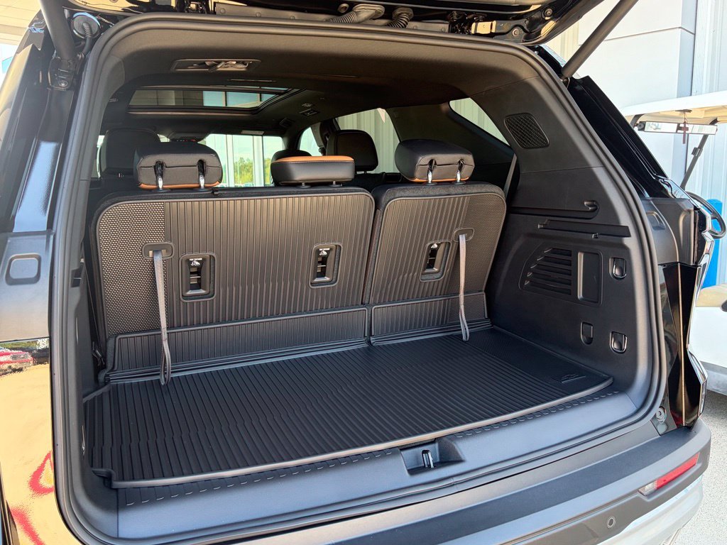 2027 Chevrolet Traverse Z71 - Photo 13
